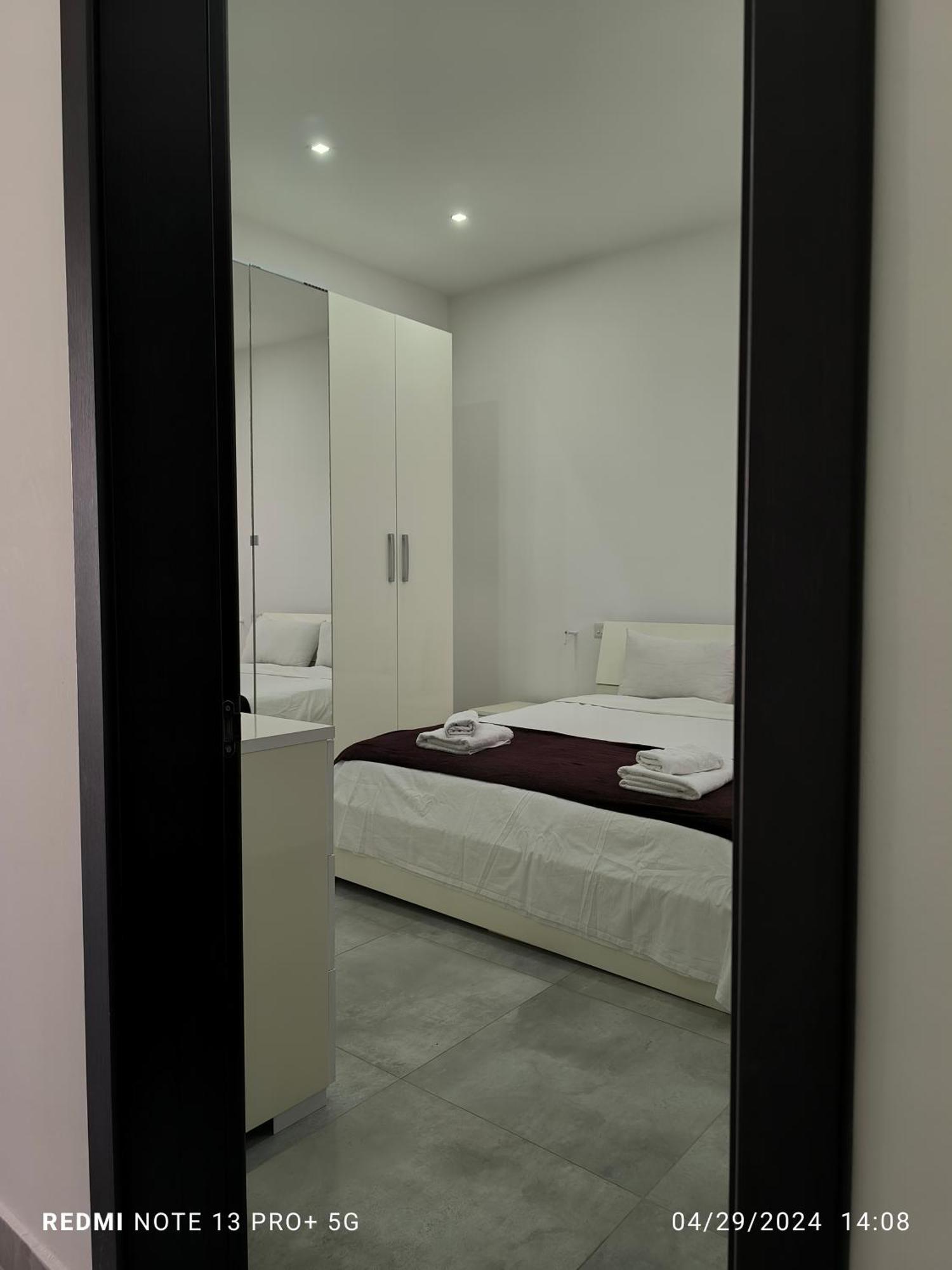 One Bedroom Tea Apartment Il-Gzira Exterior foto