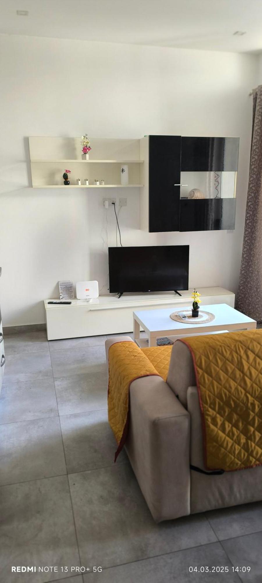 One Bedroom Tea Apartment Il-Gzira Exterior foto